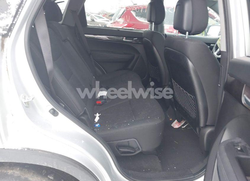 Photo 8 of 2014 Kia Sorento LX (VIN 5XYKT3A62EG471895)