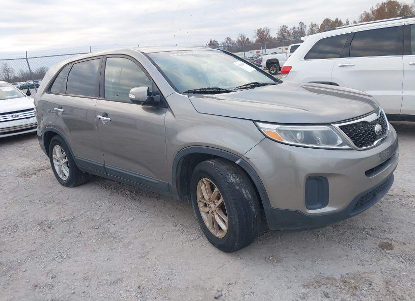 2014 Kia Sorento LX (VIN 5XYKT3A62EG473260) main photo