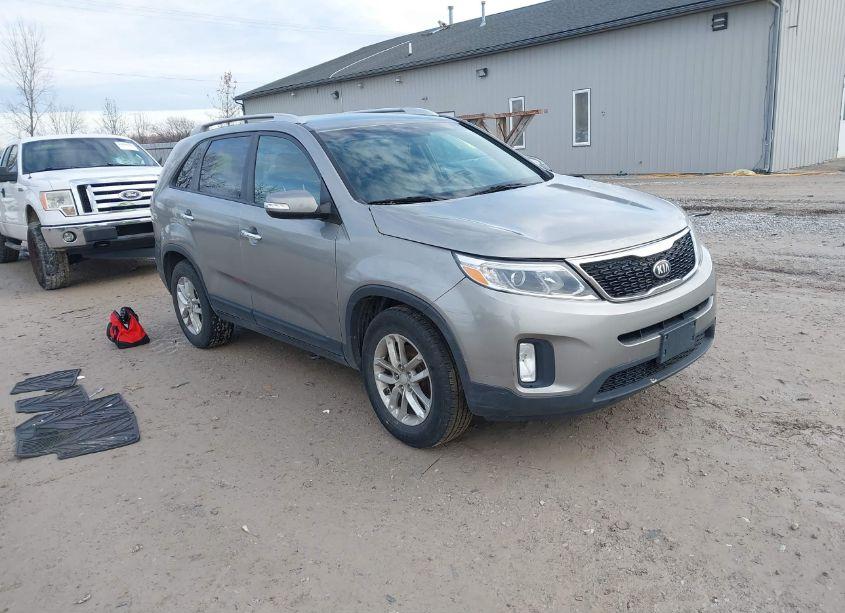 2014 Kia Sorento LX (VIN 5XYKT3A62EG474361) main photo
