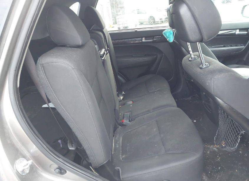 Photo 8 of 2014 Kia Sorento LX (VIN 5XYKT3A62EG474361)