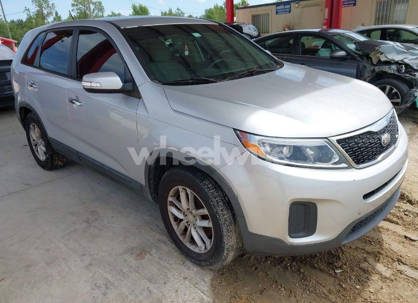 2014 Kia Sorento LX (VIN 5XYKT3A62EG476787) main photo