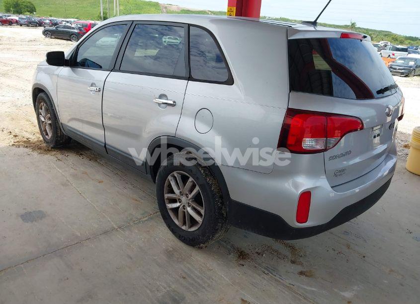 Photo 3 of 2014 Kia Sorento LX (VIN 5XYKT3A62EG476787)