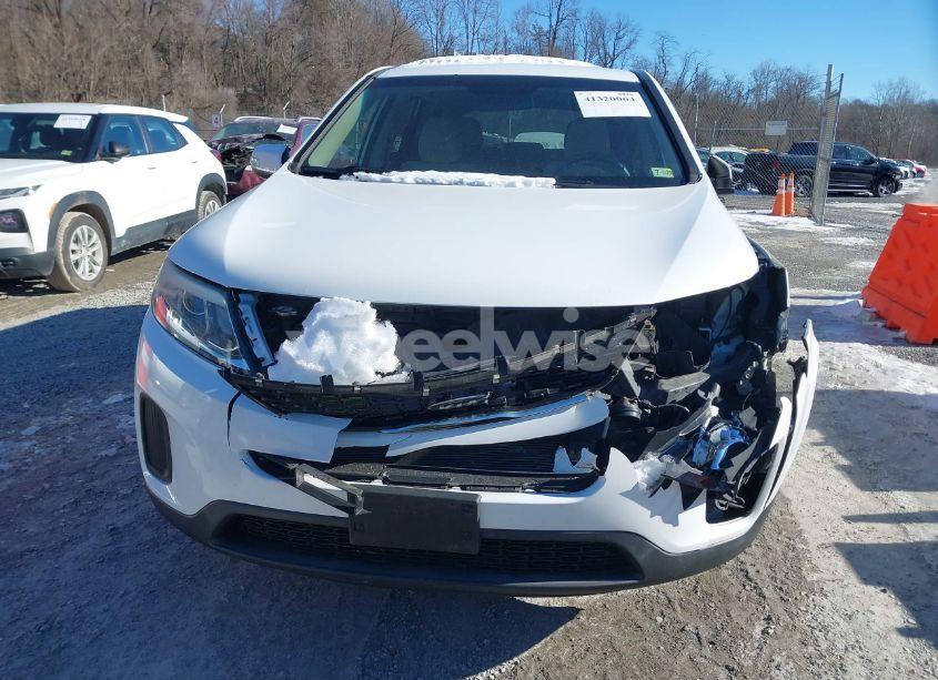 Photo 12 of 2014 Kia Sorento LX (VIN 5XYKT3A62EG485988)
