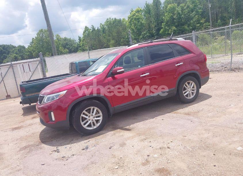 Photo 2 of 2014 Kia Sorento LX (VIN 5XYKT3A62EG511747)