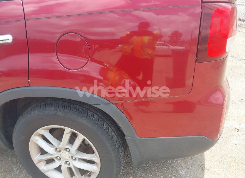 Photo 6 of 2014 Kia Sorento LX (VIN 5XYKT3A62EG511747)