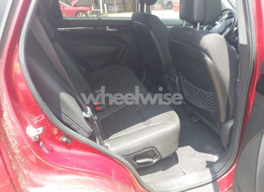 Photo 8 of 2014 Kia Sorento LX (VIN 5XYKT3A62EG511747)