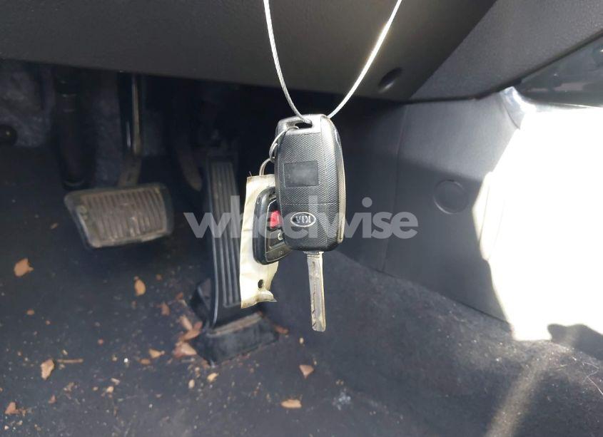 Photo 11 of 2014 Kia Sorento LX (VIN 5XYKT3A62EG544733)