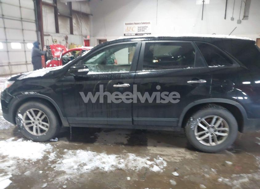 Photo 14 of 2015 Kia Sorento LX (VIN 5XYKT3A62FG575403)