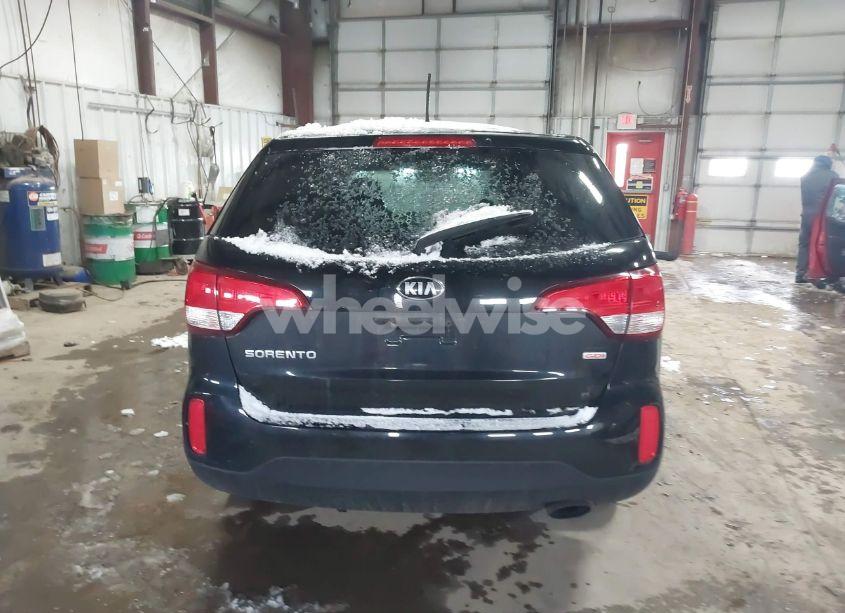 Photo 16 of 2015 Kia Sorento LX (VIN 5XYKT3A62FG575403)