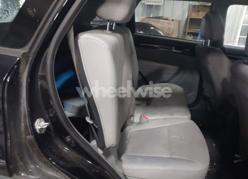 Photo 8 of 2015 Kia Sorento LX (VIN 5XYKT3A62FG575403)