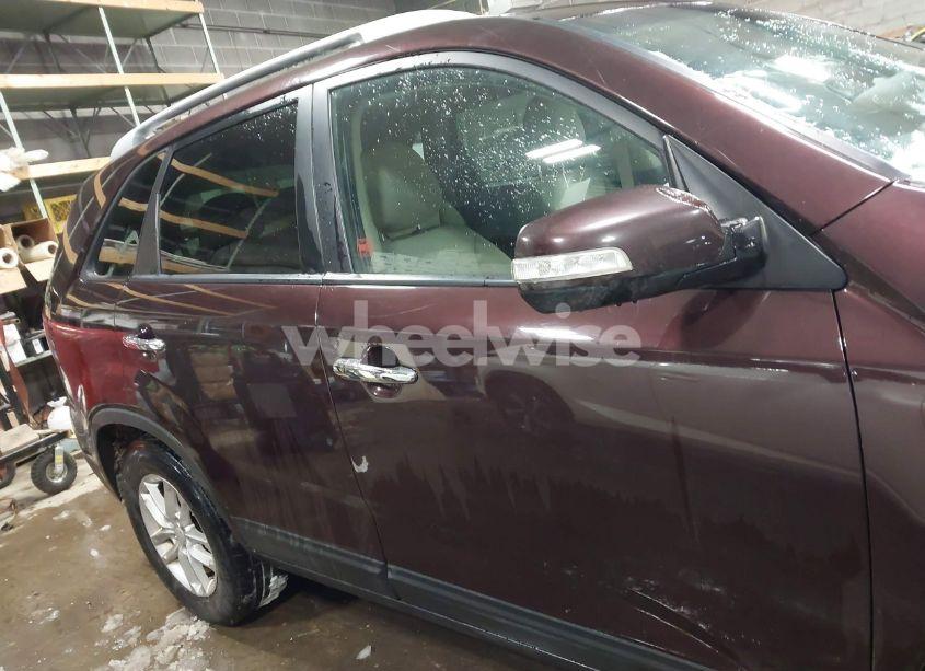 Photo 13 of 2015 Kia Sorento LX (VIN 5XYKT3A62FG584246)