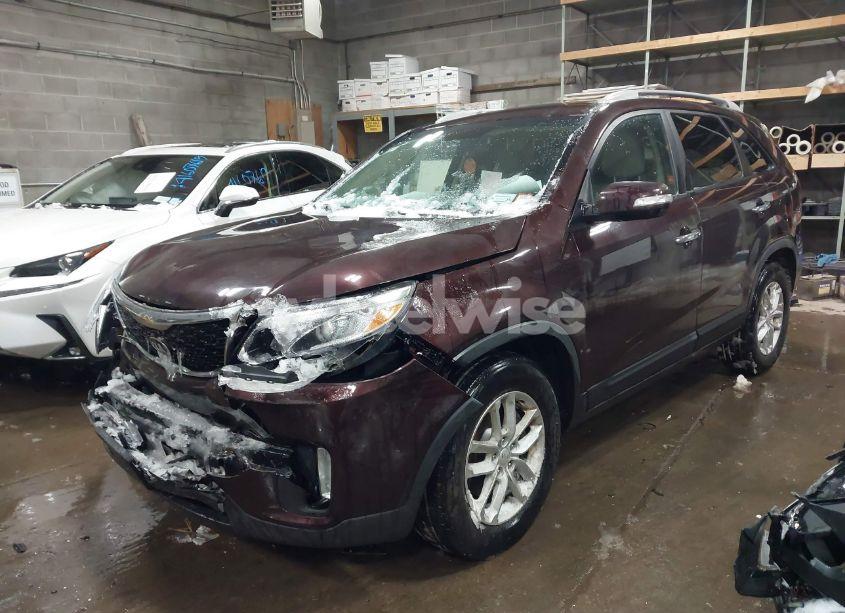 Photo 2 of 2015 Kia Sorento LX (VIN 5XYKT3A62FG584246)