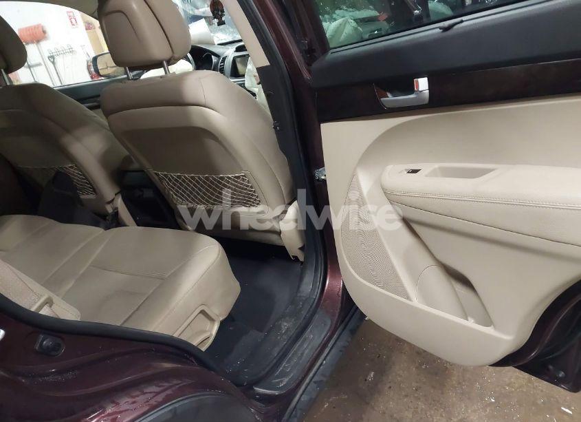 Photo 8 of 2015 Kia Sorento LX (VIN 5XYKT3A62FG584246)