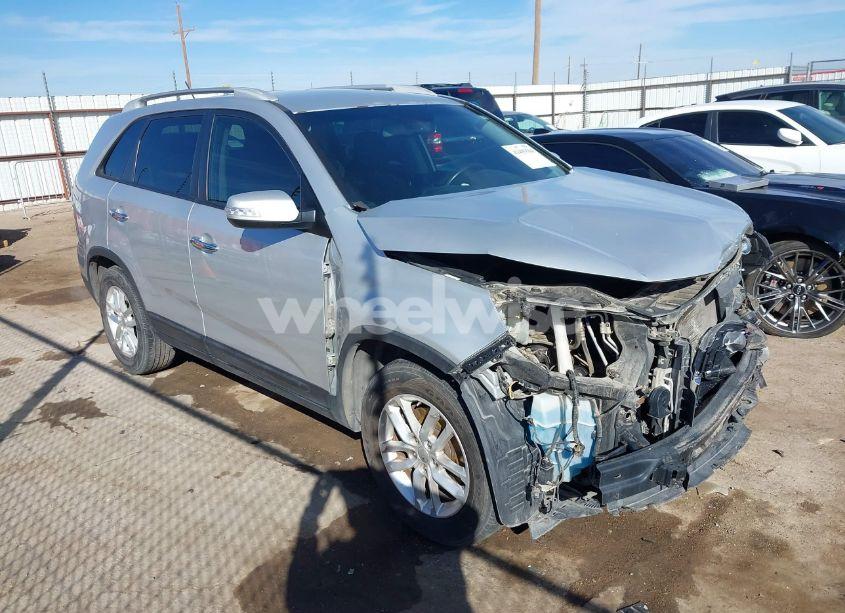 2015 Kia Sorento LX (VIN 5XYKT3A62FG587650) main photo