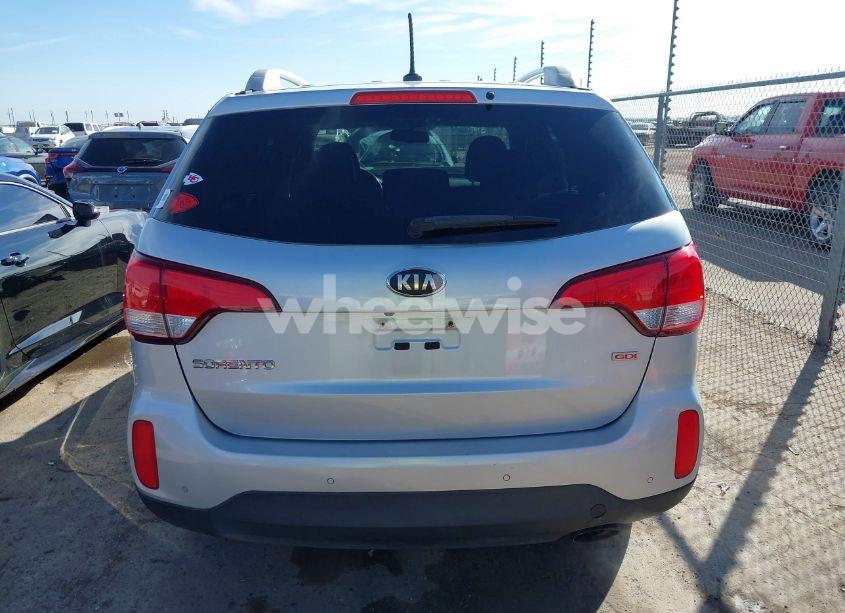 Photo 17 of 2015 Kia Sorento LX (VIN 5XYKT3A62FG587650)