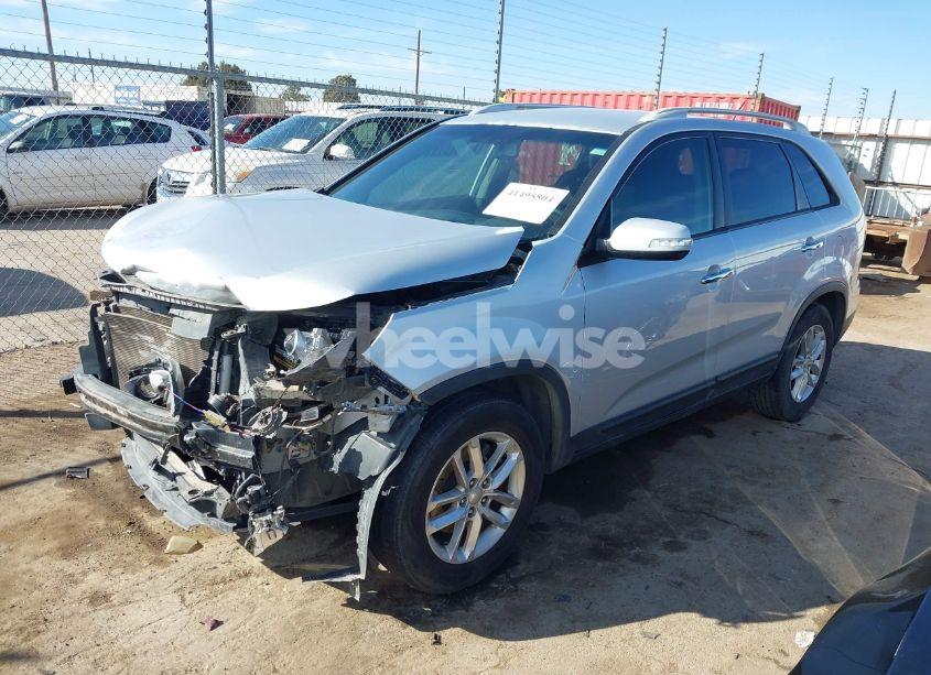 Photo 2 of 2015 Kia Sorento LX (VIN 5XYKT3A62FG587650)