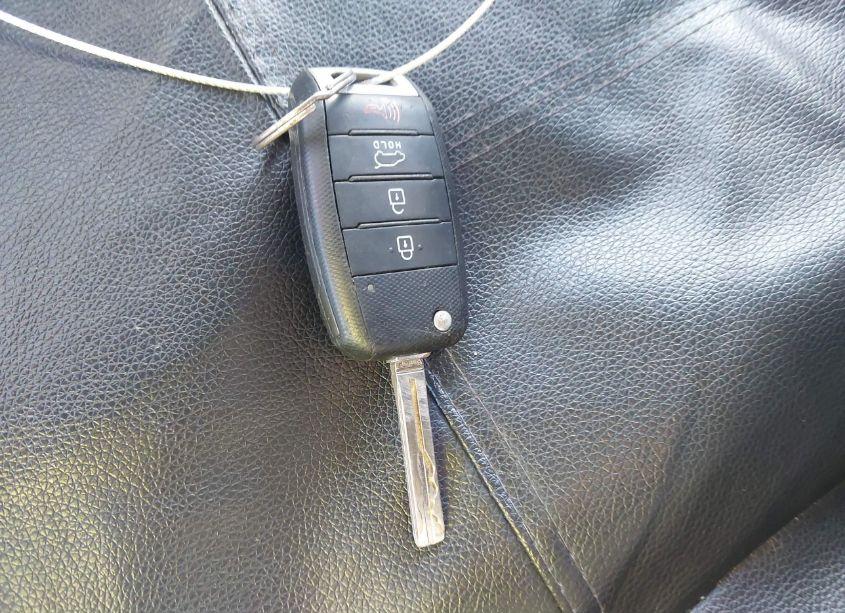 Photo 11 of 2015 Kia Sorento LX (VIN 5XYKT3A62FG590158)