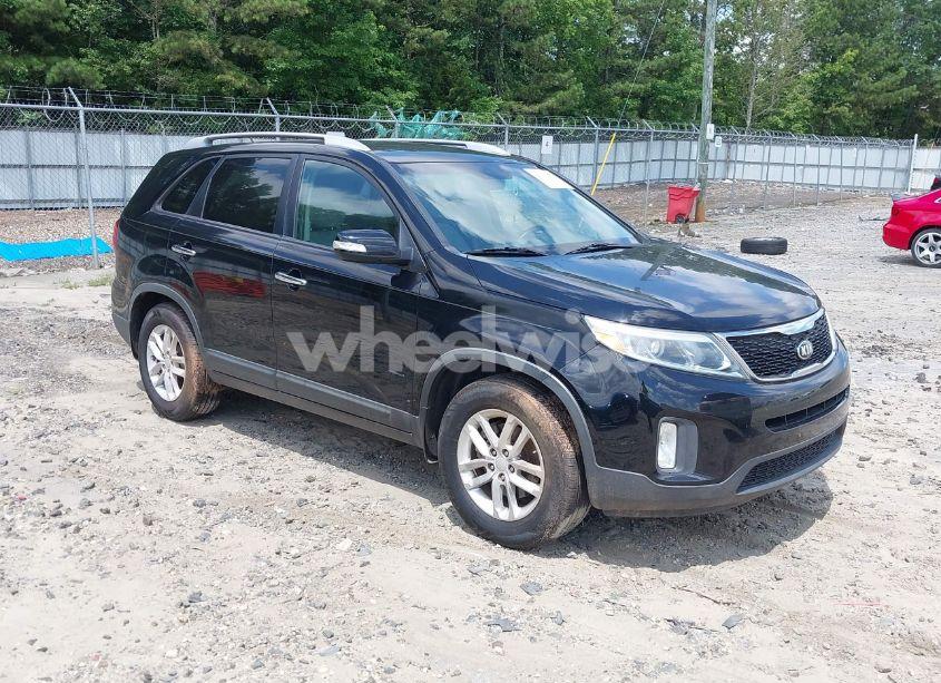 2015 Kia Sorento LX (VIN 5XYKT3A62FG602647) main photo