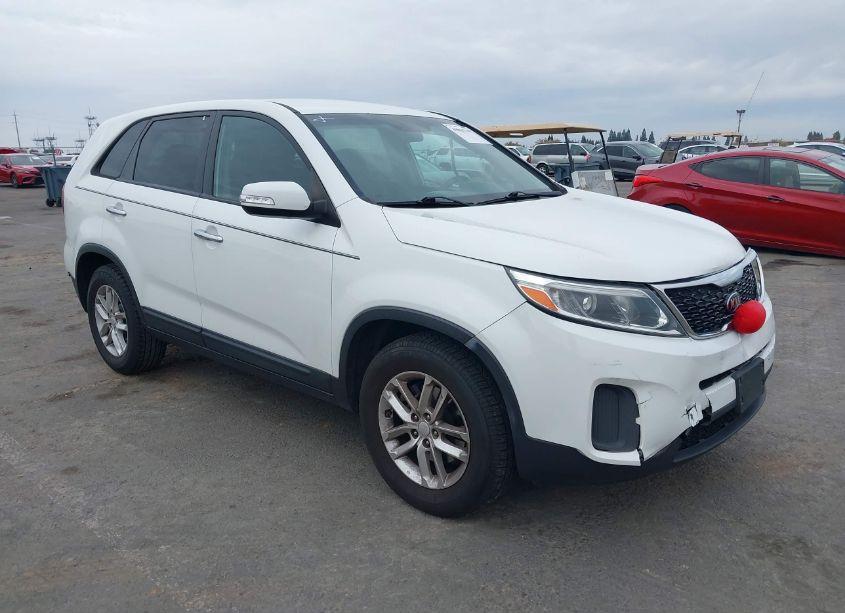2015 Kia Sorento LX (VIN 5XYKT3A62FG630495) main photo