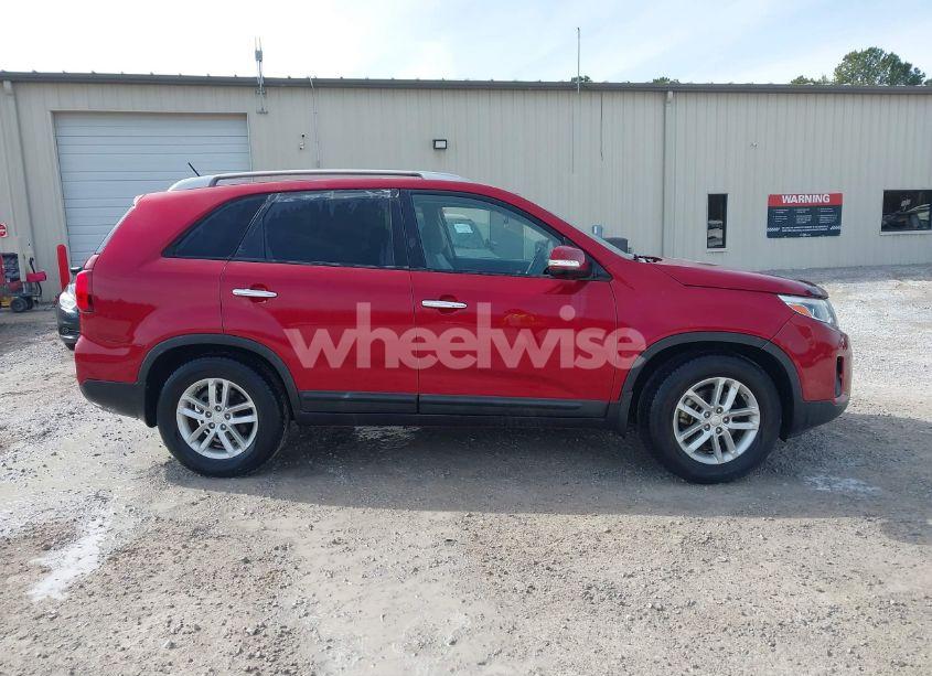 Photo 13 of 2015 Kia Sorento LX (VIN 5XYKT3A62FG644218)