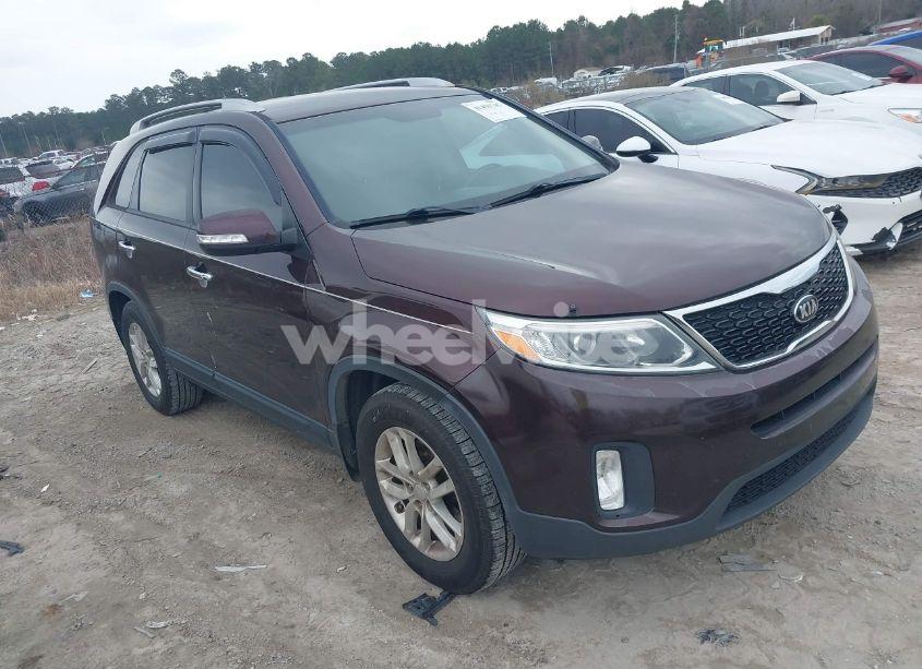 2015 Kia Sorento LX (VIN 5XYKT3A62FG647720) main photo