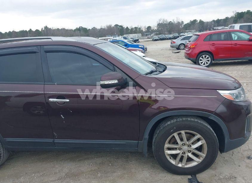 Photo 13 of 2015 Kia Sorento LX (VIN 5XYKT3A62FG647720)