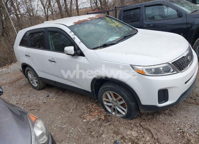 2015 Kia Sorento LX (VIN 5XYKT3A62FG651248) main photo