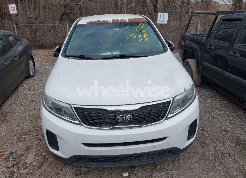 Photo 12 of 2015 Kia Sorento LX (VIN 5XYKT3A62FG651248)