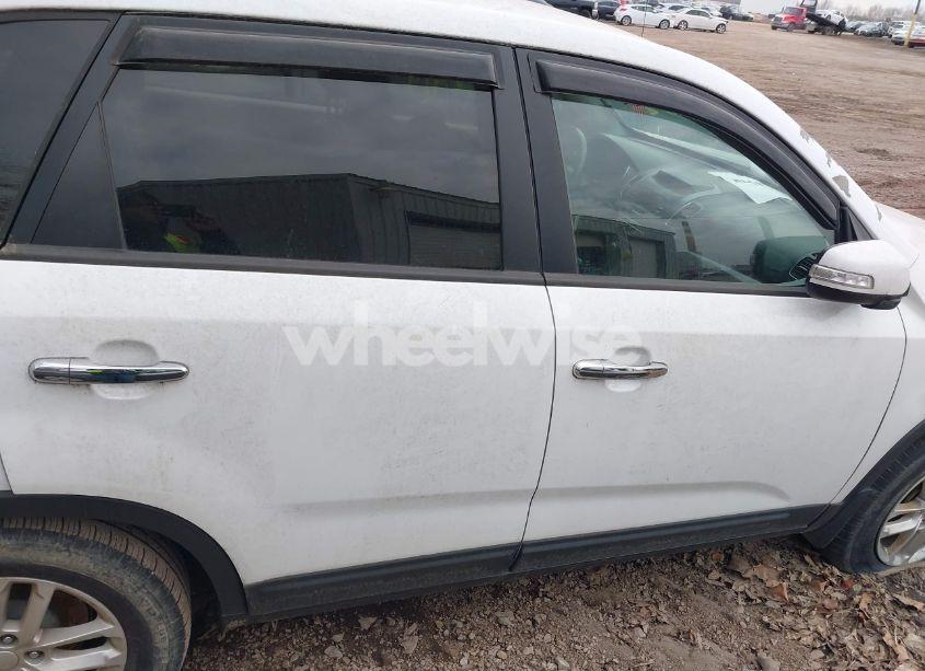 Photo 13 of 2015 Kia Sorento LX (VIN 5XYKT3A62FG651248)