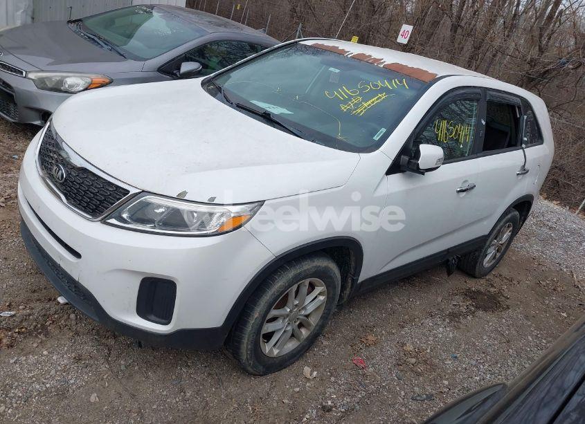 Photo 2 of 2015 Kia Sorento LX (VIN 5XYKT3A62FG651248)