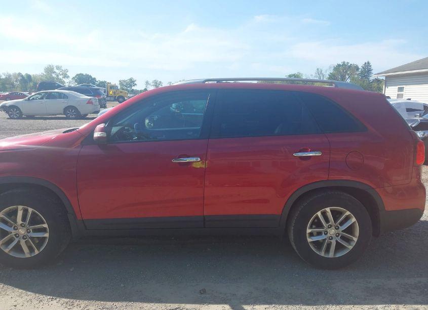 Photo 14 of 2015 Kia Sorento LX (VIN 5XYKT3A62FG657678)