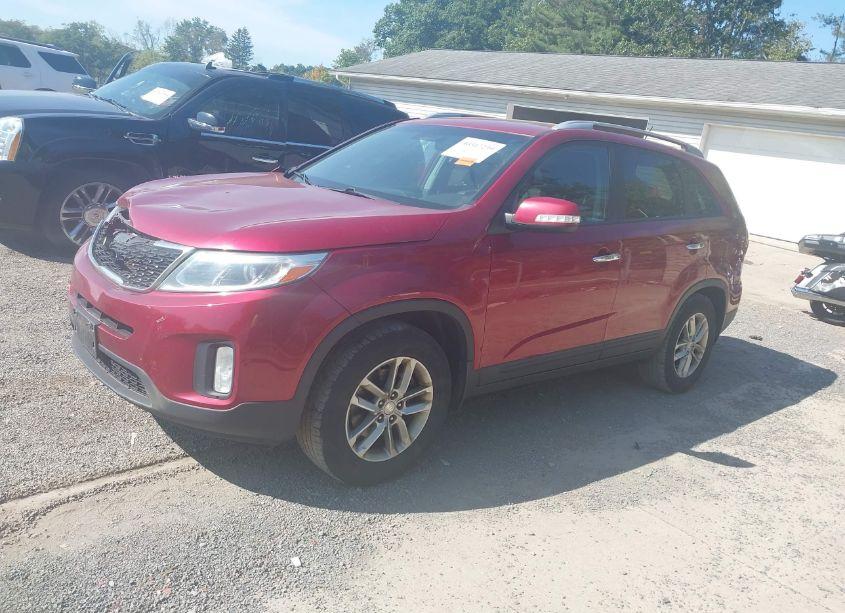 Photo 2 of 2015 Kia Sorento LX (VIN 5XYKT3A62FG657678)