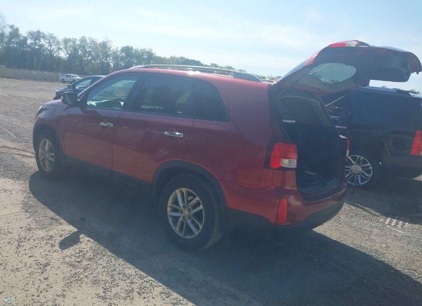 Photo 3 of 2015 Kia Sorento LX (VIN 5XYKT3A62FG657678)