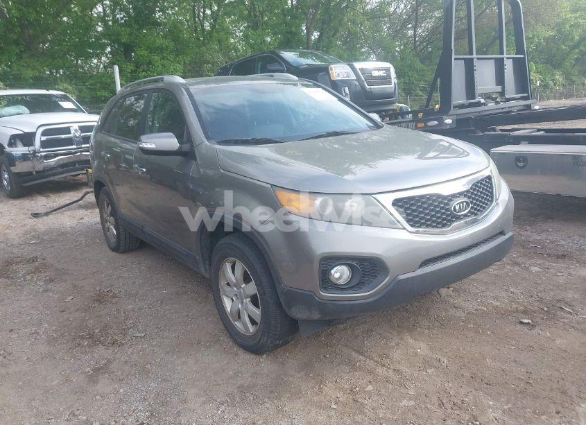 2012 Kia Sorento LX (VIN 5XYKT3A63CG192906) main photo