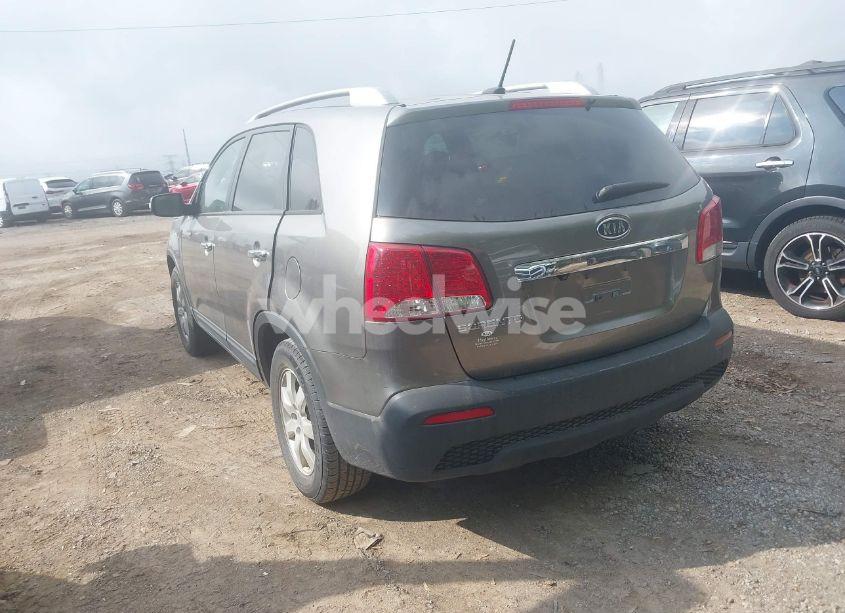 Photo 3 of 2012 Kia Sorento LX (VIN 5XYKT3A63CG192906)