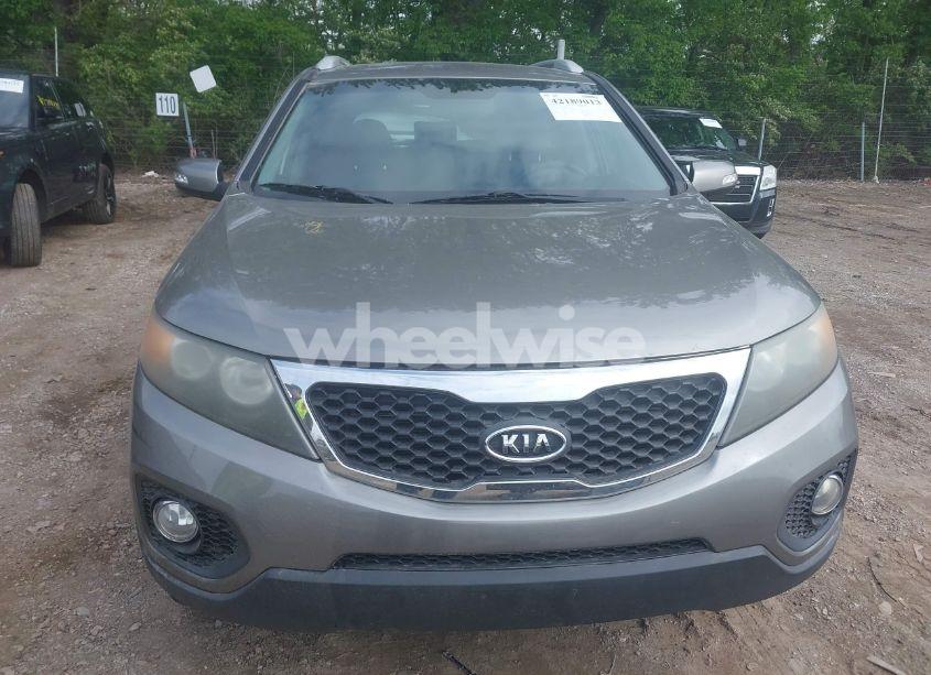 Photo 6 of 2012 Kia Sorento LX (VIN 5XYKT3A63CG192906)