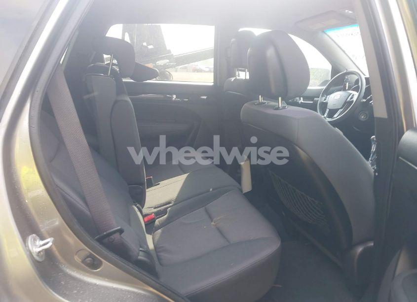 Photo 8 of 2012 Kia Sorento LX (VIN 5XYKT3A63CG192906)