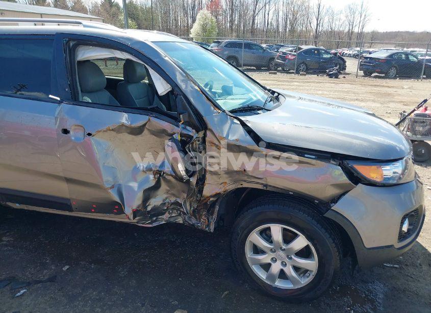 Photo 6 of 2012 Kia Sorento LX (VIN 5XYKT3A63CG193456)