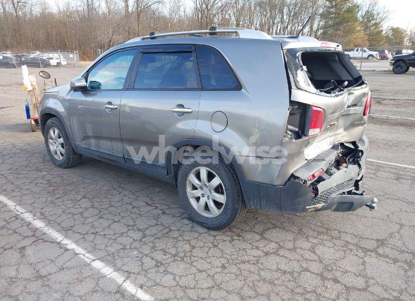 Photo 3 of 2012 Kia Sorento LX (VIN 5XYKT3A63CG215147)