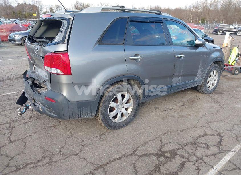 Photo 4 of 2012 Kia Sorento LX (VIN 5XYKT3A63CG215147)