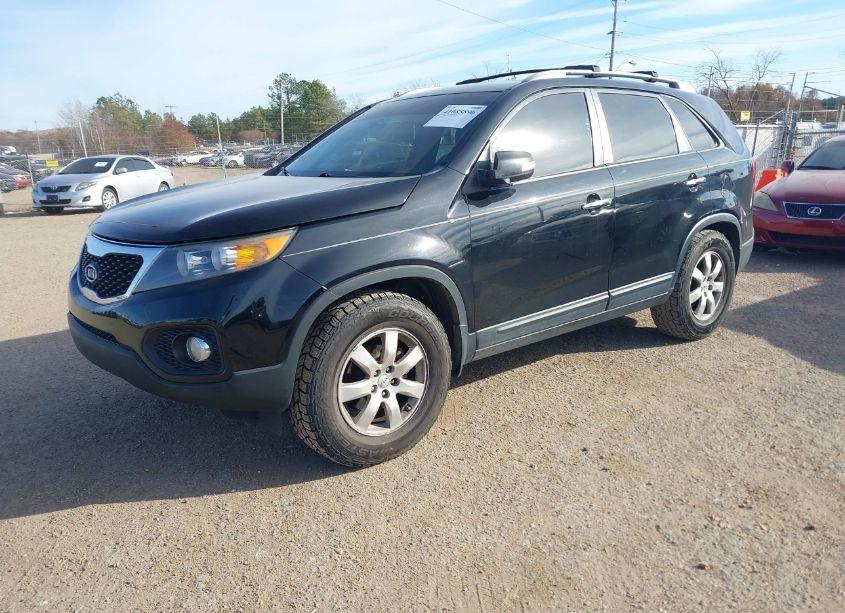 Photo 2 of 2012 Kia Sorento LX (VIN 5XYKT3A63CG258130)
