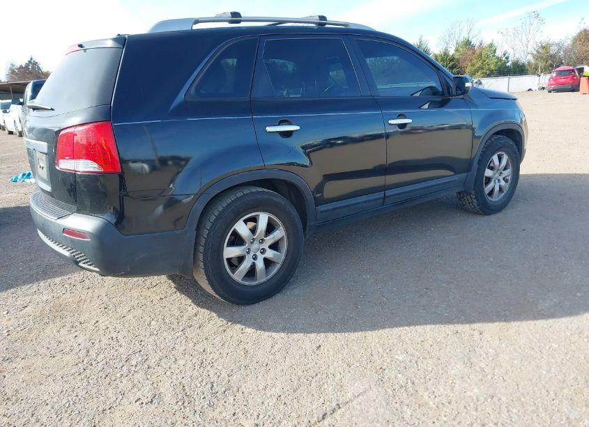 Photo 4 of 2012 Kia Sorento LX (VIN 5XYKT3A63CG258130)