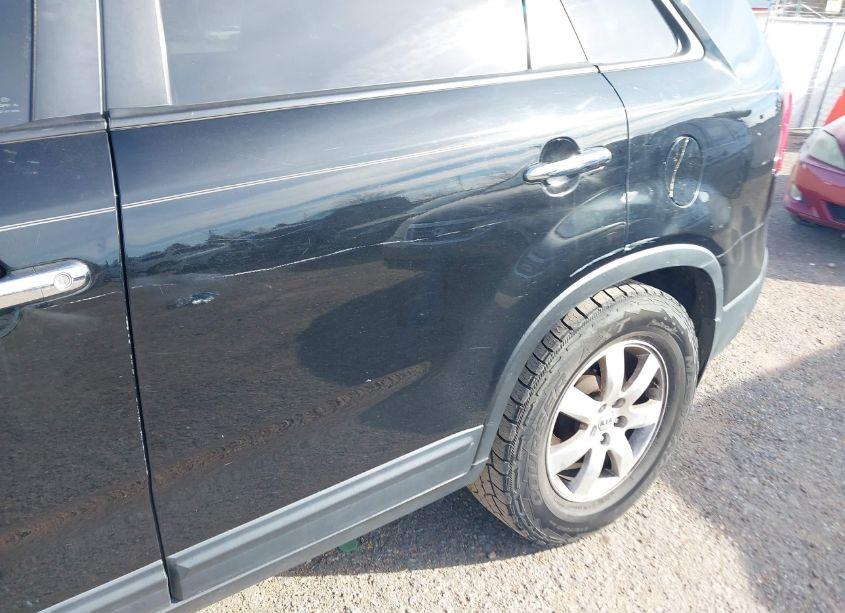 Photo 6 of 2012 Kia Sorento LX (VIN 5XYKT3A63CG258130)