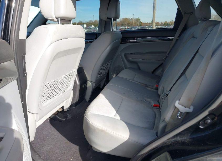 Photo 8 of 2012 Kia Sorento LX (VIN 5XYKT3A63CG258130)