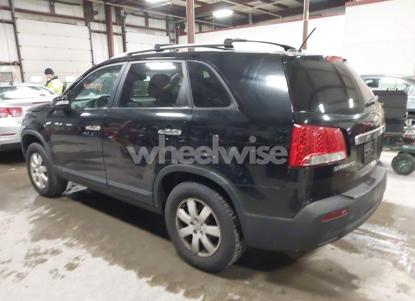 Photo 3 of 2012 Kia Sorento LX (VIN 5XYKT3A63CG265353)