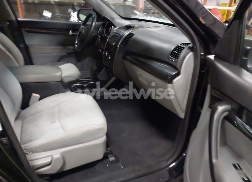 Photo 5 of 2012 Kia Sorento LX (VIN 5XYKT3A63CG265353)