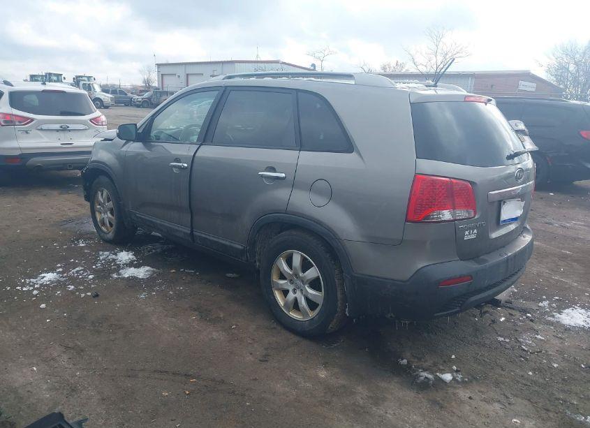 Photo 3 of 2012 Kia Sorento LX (VIN 5XYKT3A63CG286588)