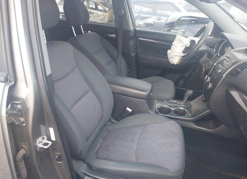 Photo 5 of 2012 Kia Sorento LX (VIN 5XYKT3A63CG286588)