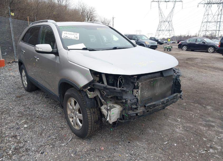 Photo 6 of 2012 Kia Sorento LX (VIN 5XYKT3A63CG286817)