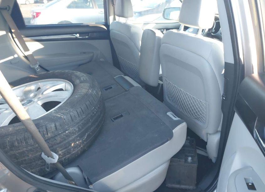 Photo 8 of 2012 Kia Sorento LX (VIN 5XYKT3A63CG294142)